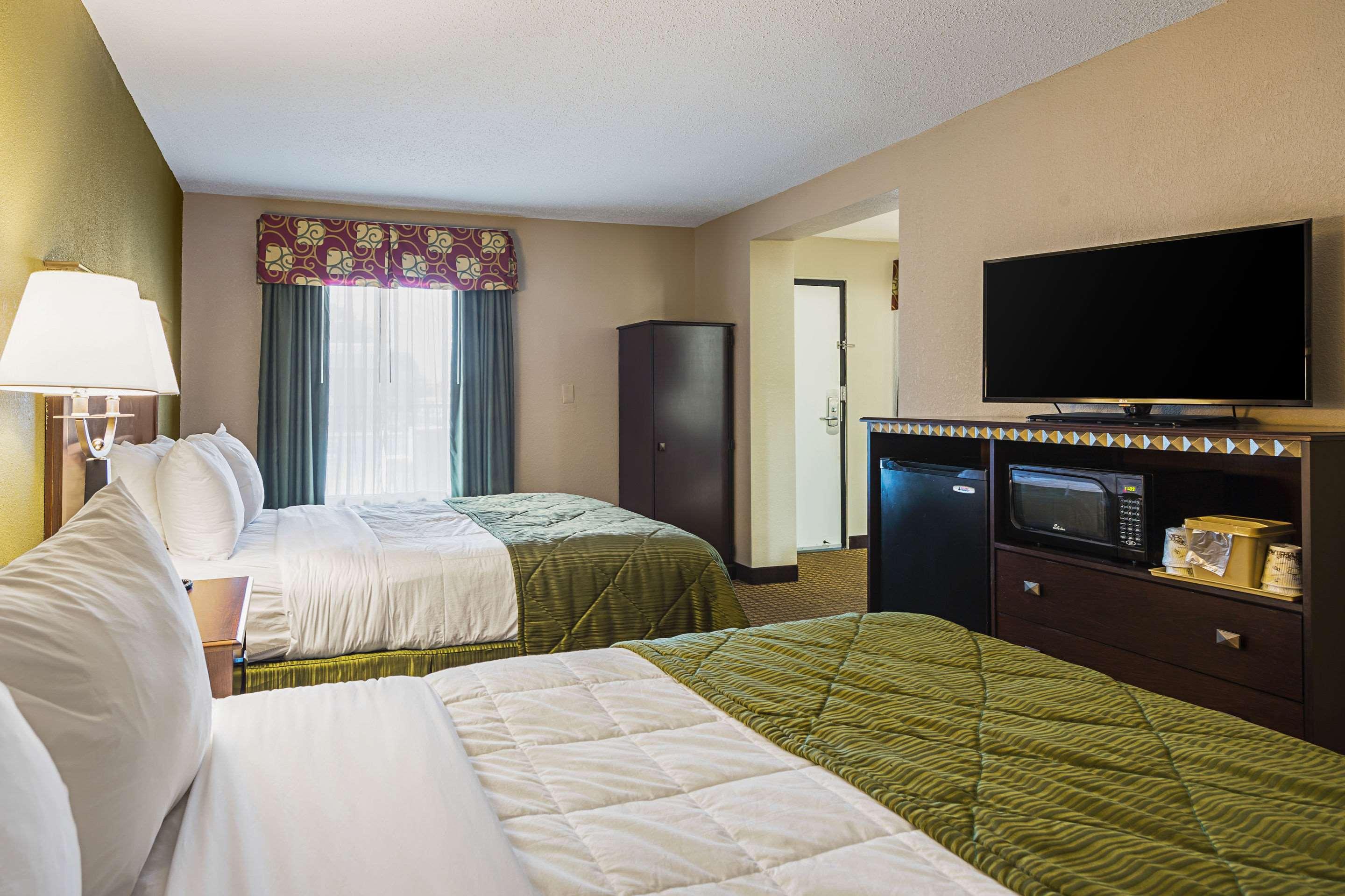 Quality Inn & Suites Greenville - Haywood Mall Esterno foto