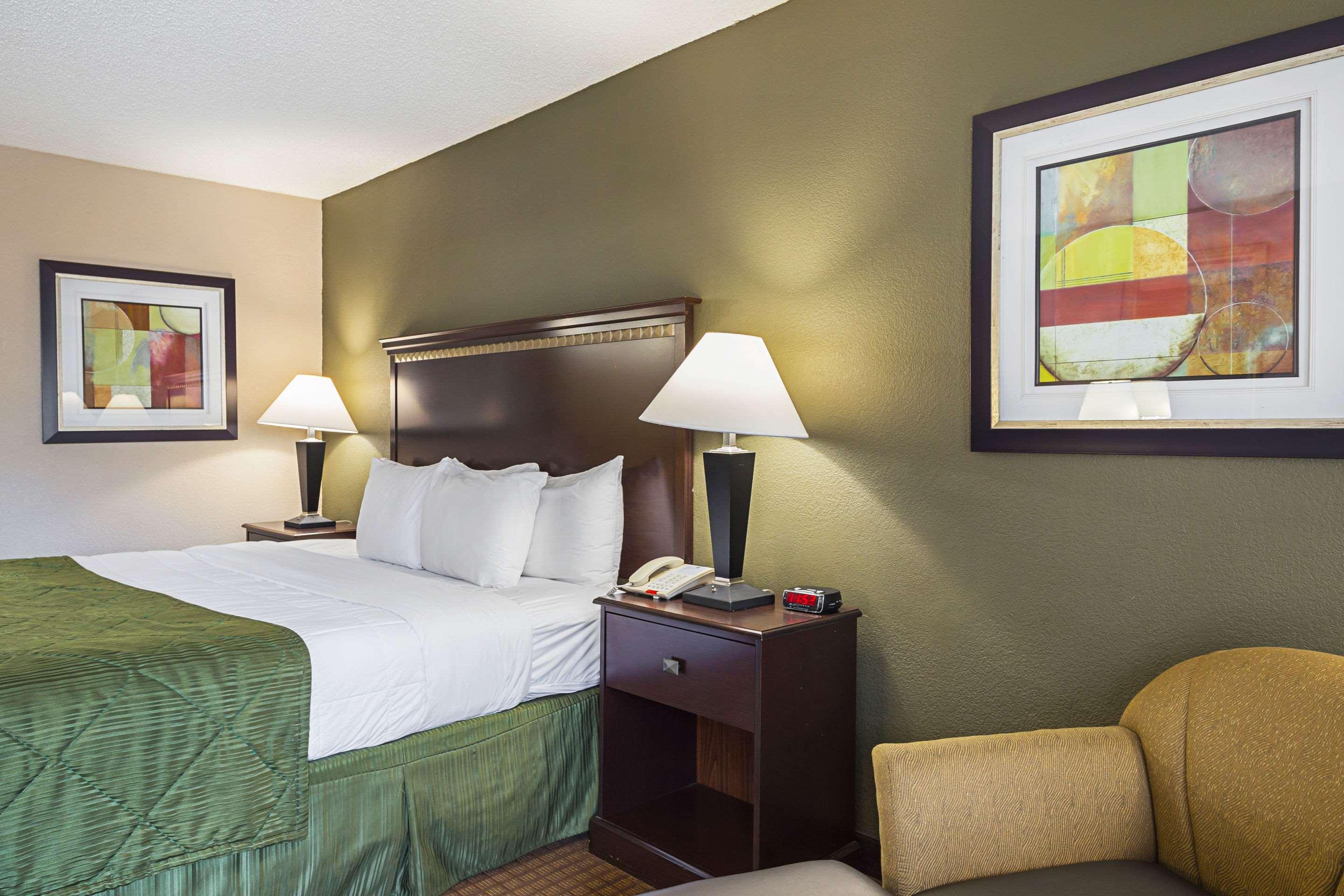 Quality Inn & Suites Greenville - Haywood Mall Esterno foto