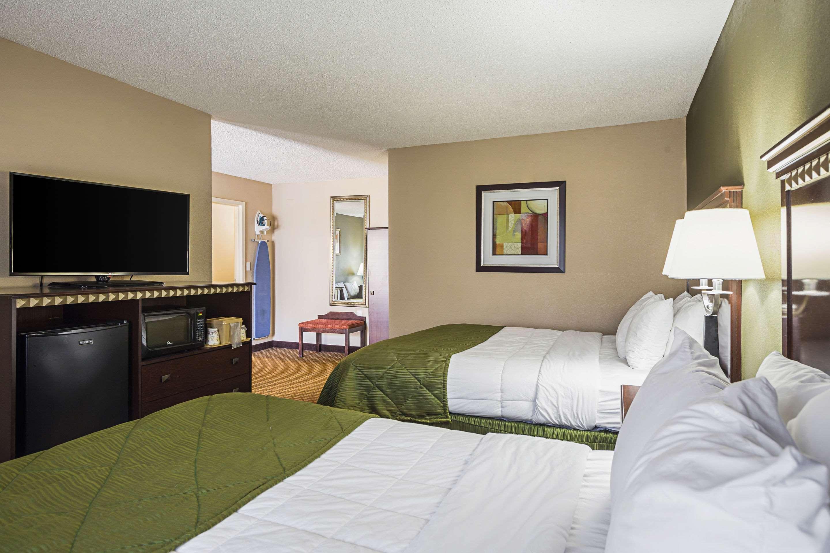 Quality Inn & Suites Greenville - Haywood Mall Esterno foto