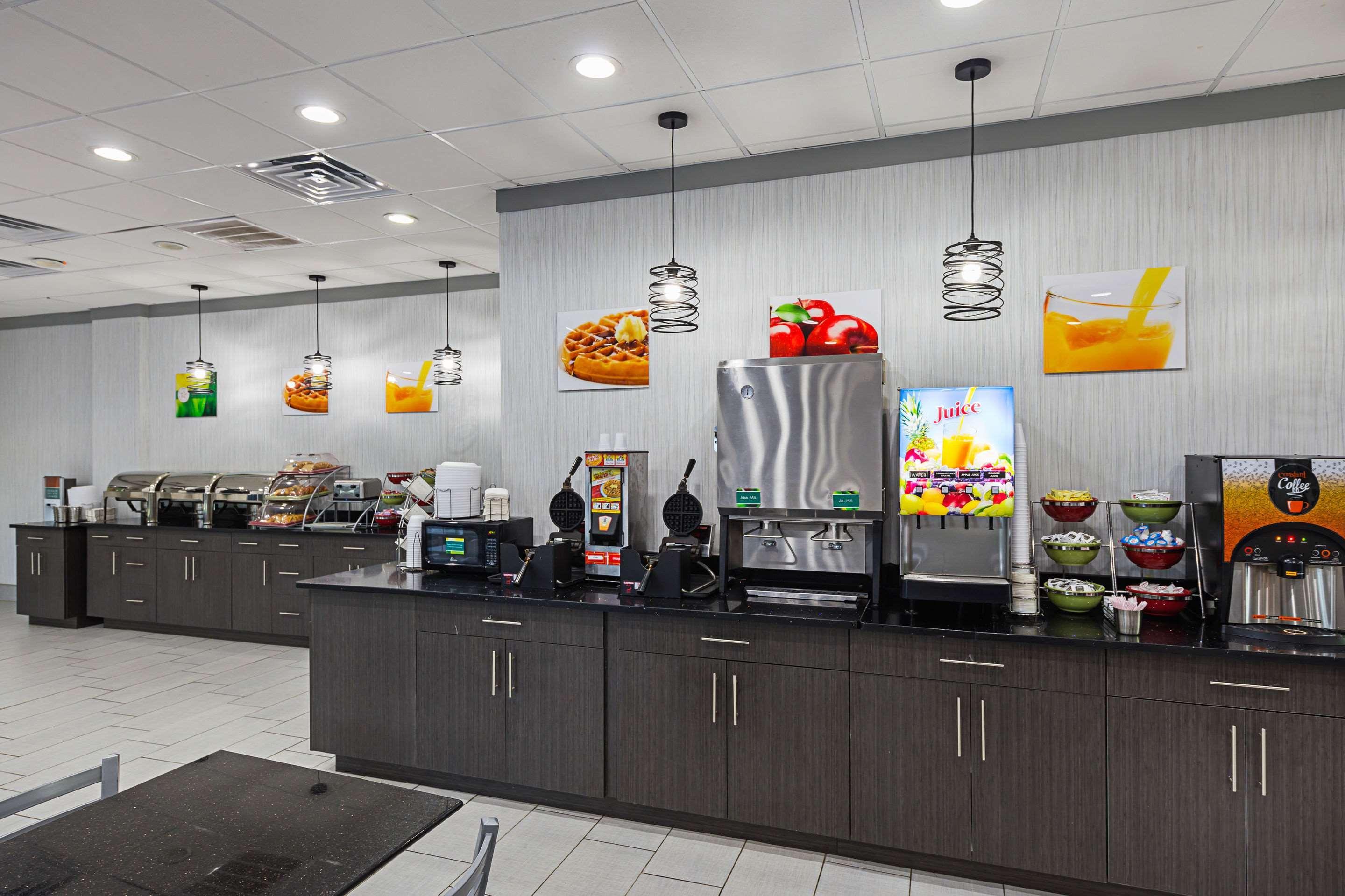 Quality Inn & Suites Greenville - Haywood Mall Esterno foto