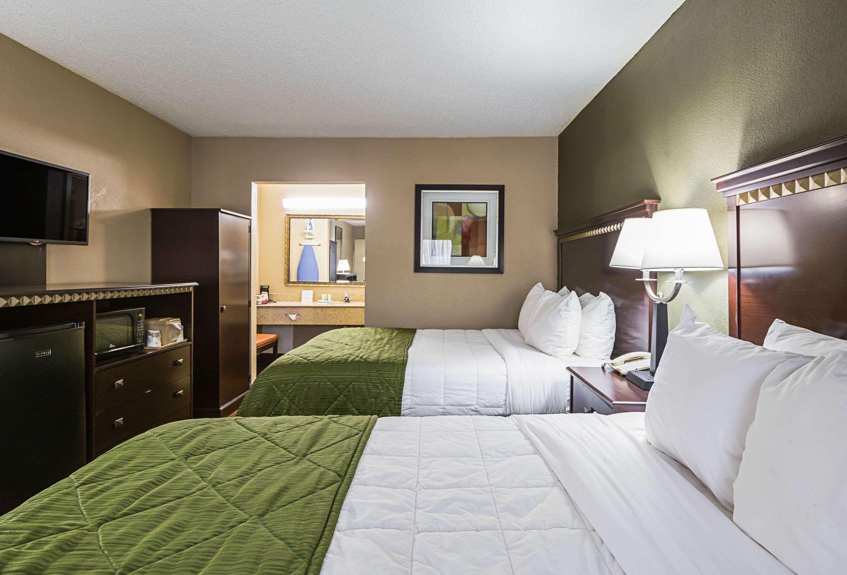 Quality Inn & Suites Greenville - Haywood Mall Esterno foto