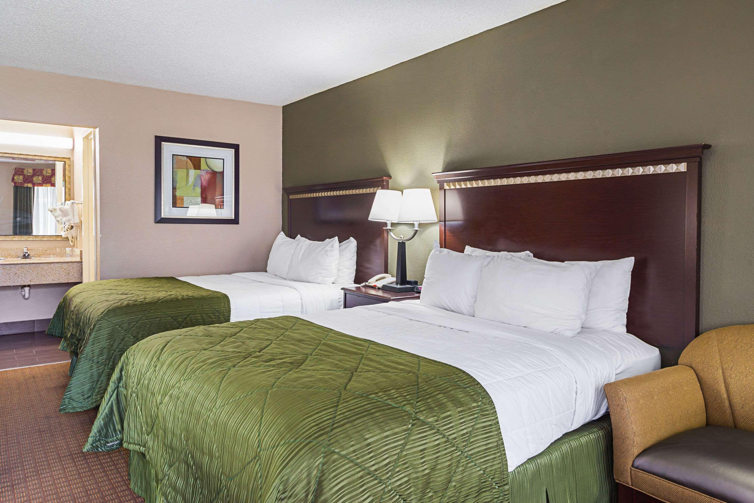 Quality Inn & Suites Greenville - Haywood Mall Esterno foto