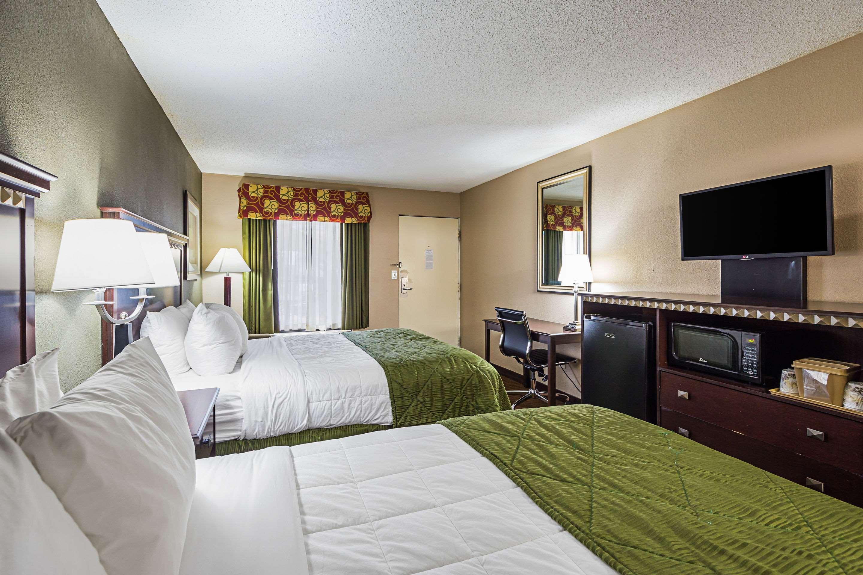 Quality Inn & Suites Greenville - Haywood Mall Esterno foto