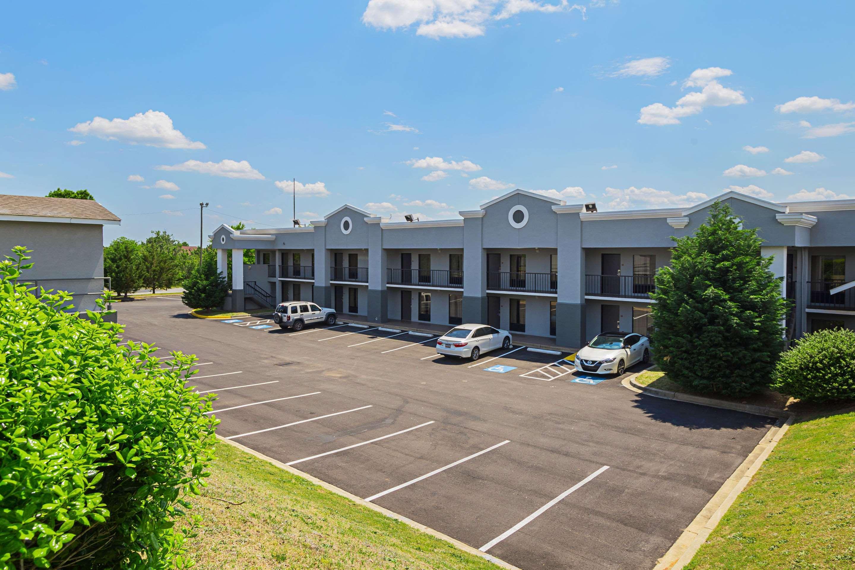 Quality Inn & Suites Greenville - Haywood Mall Esterno foto