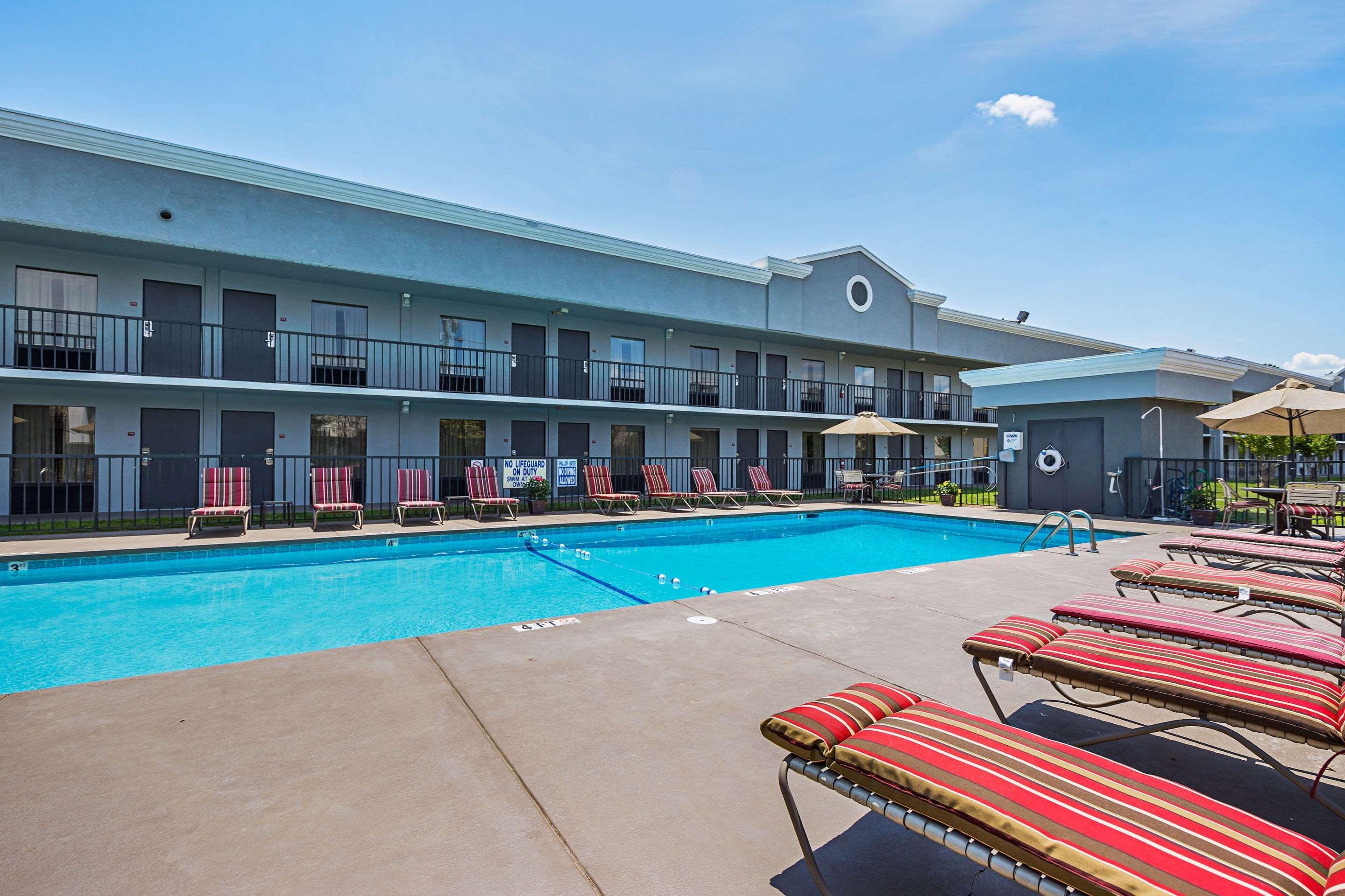 Quality Inn & Suites Greenville - Haywood Mall Esterno foto