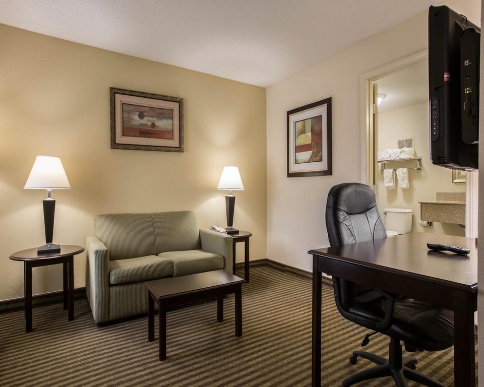Quality Inn & Suites Greenville - Haywood Mall Esterno foto