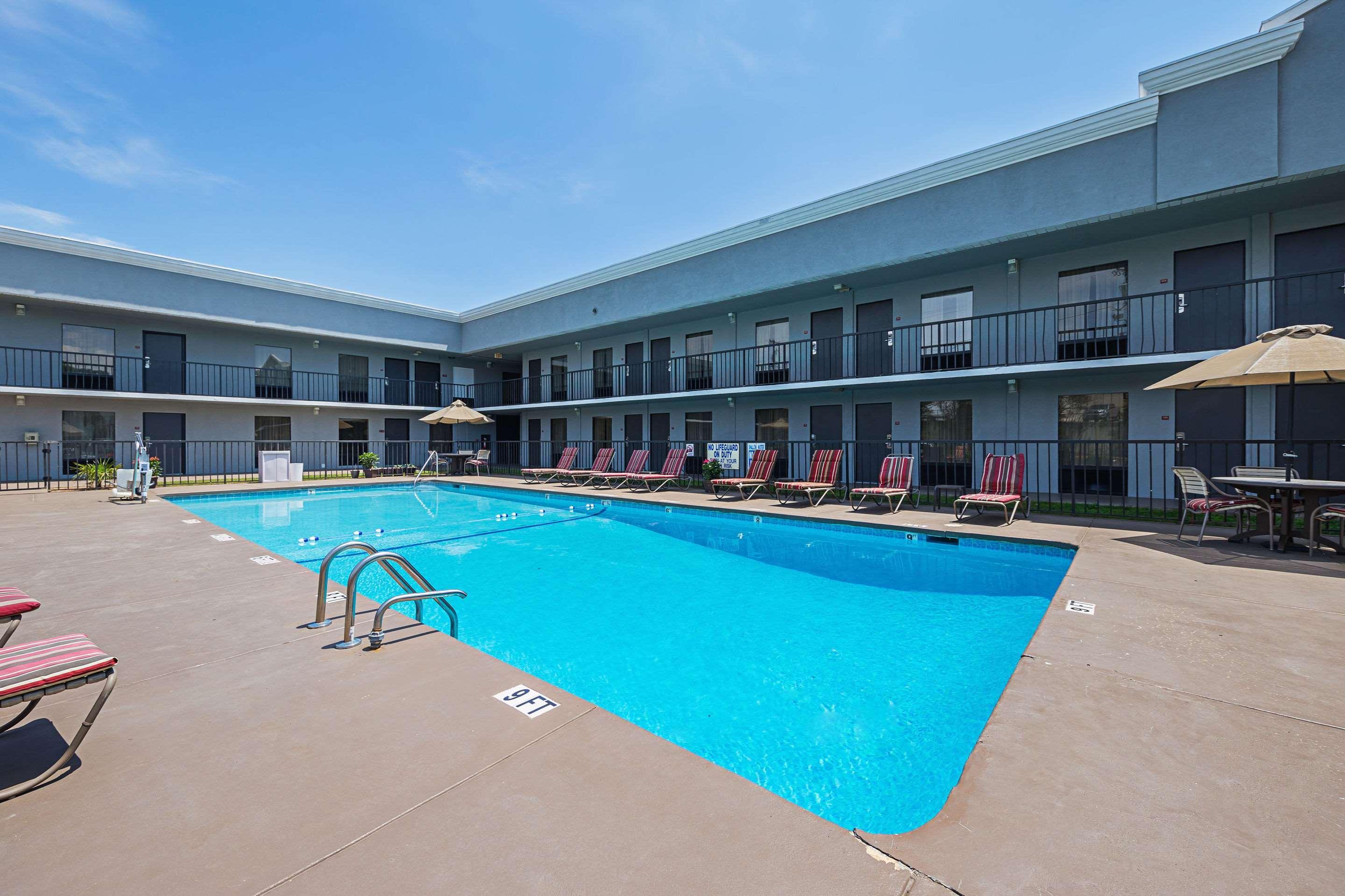 Quality Inn & Suites Greenville - Haywood Mall Esterno foto