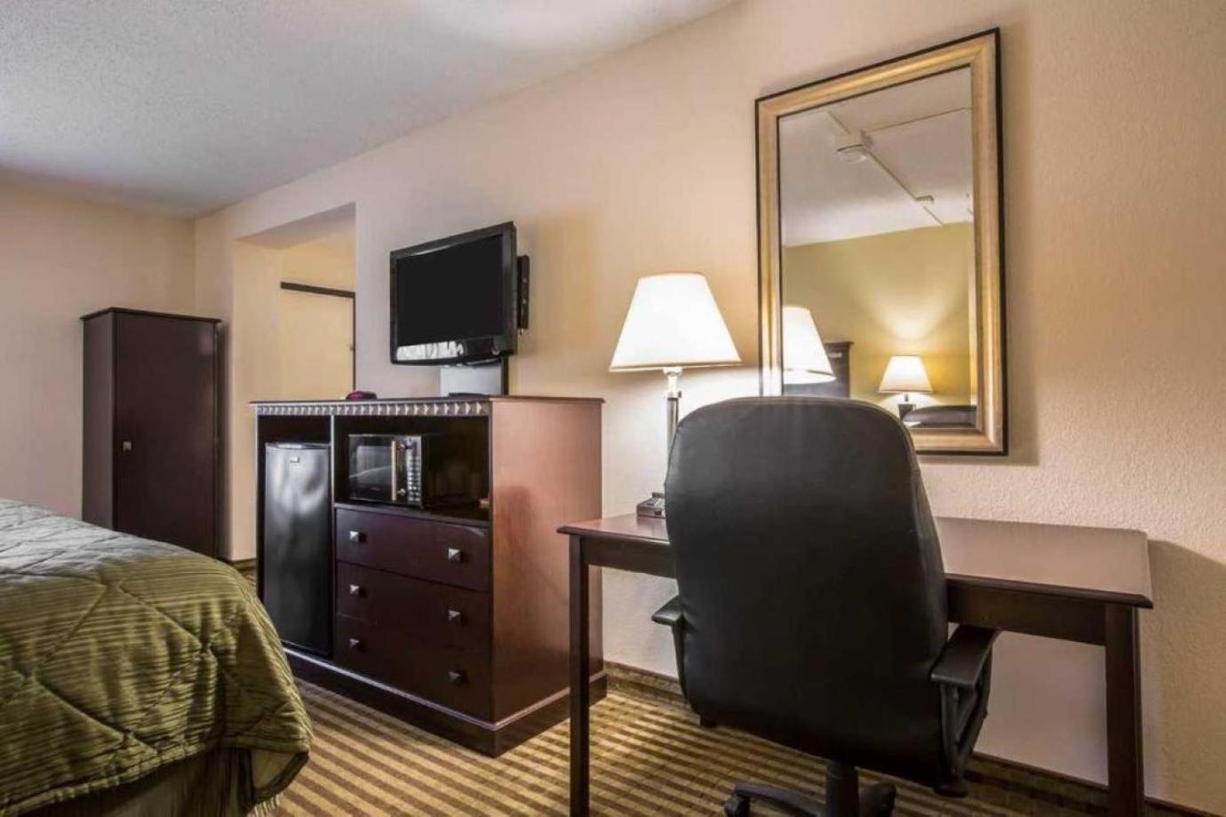 Quality Inn & Suites Greenville - Haywood Mall Esterno foto