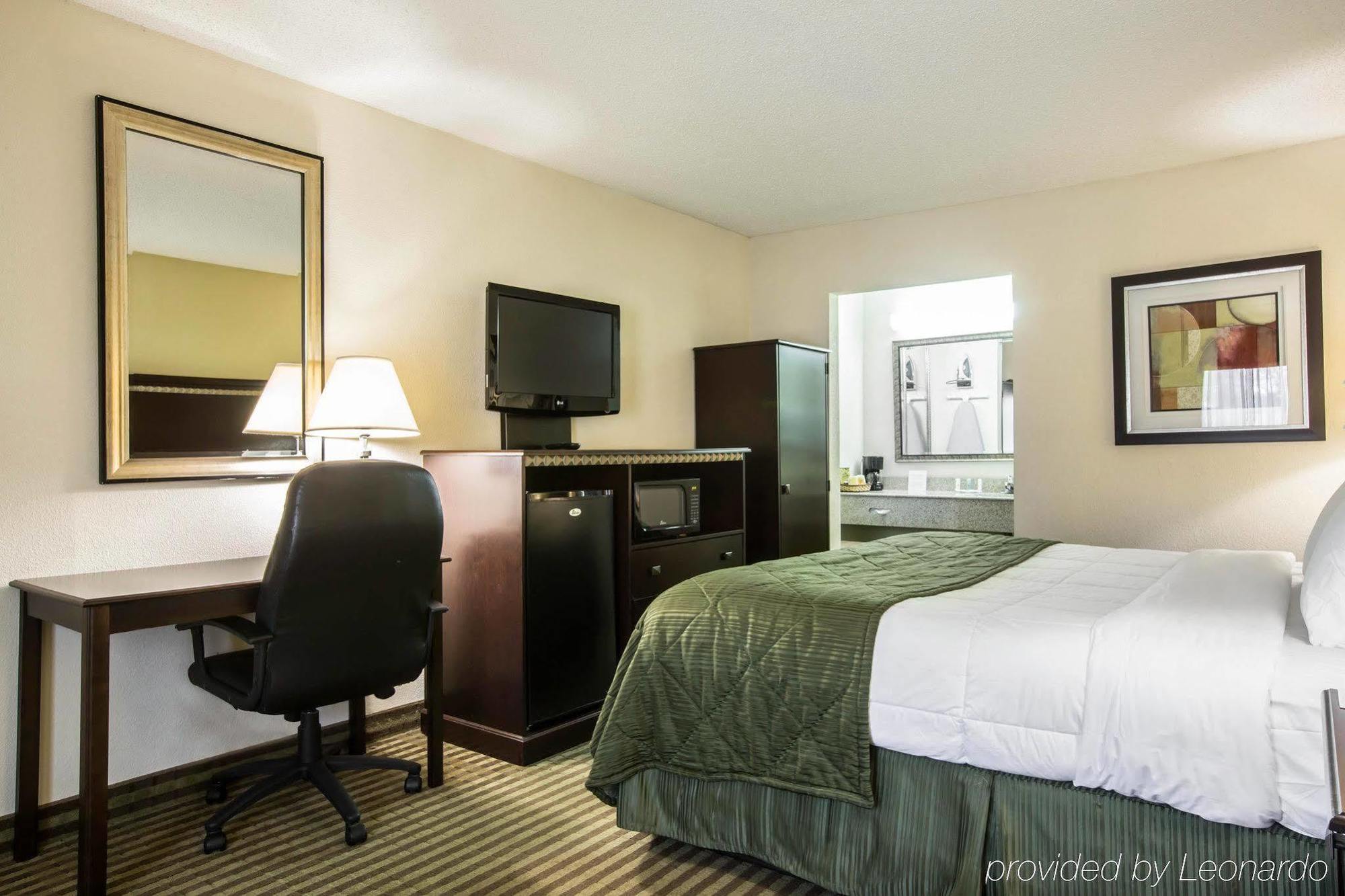 Quality Inn & Suites Greenville - Haywood Mall Esterno foto