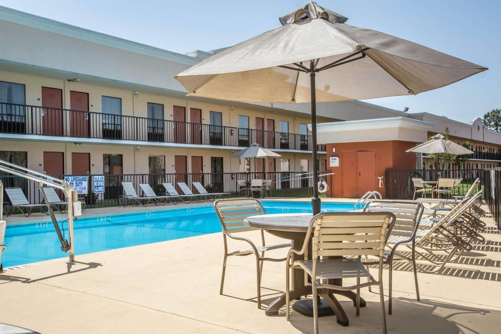 Quality Inn & Suites Greenville - Haywood Mall Esterno foto